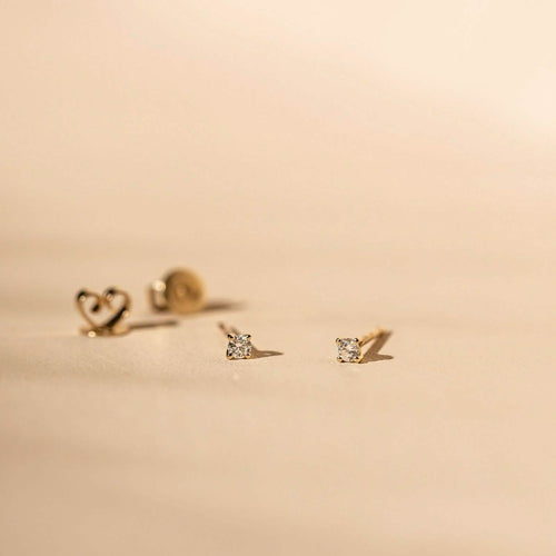 14k Solid Yellow Gold CZ Basket Setting Round Stud Post Earrings Unisex (Butterfly Push Back)