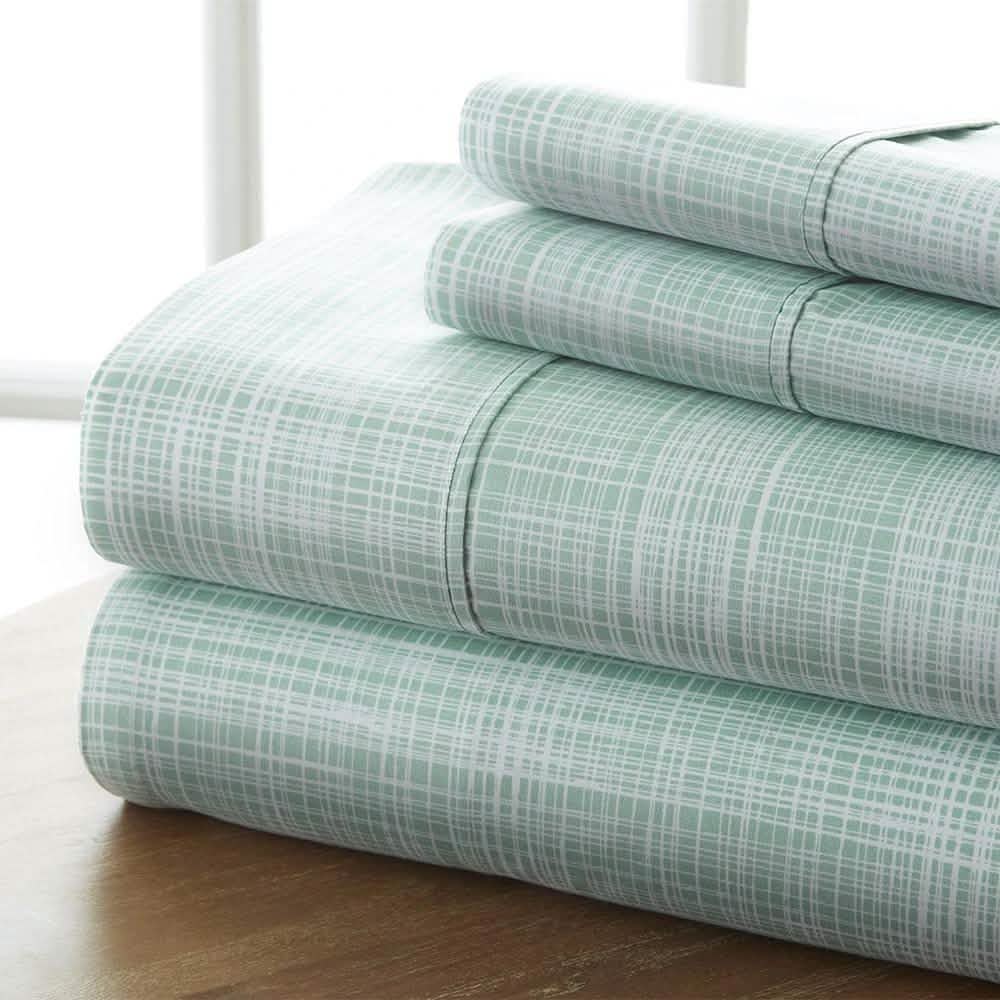 4-Piece Set: Thatch Patterned Hypoallergenic Deep Pocket Sheet Set