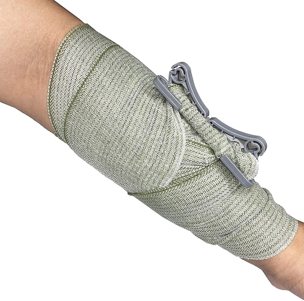 RHINO RESCUE Bundle-Vented Chest Seal, 4 Vents, Sterile Emergency Trauma Dressing, Occlusive Adhesive Pad+6" Israeli Style Emergency Bandage, Compression Trauma Wound Dressing